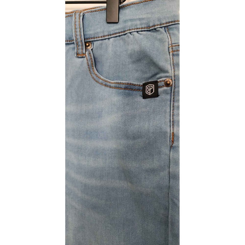 Born Primitive Women Light Wash Frayed Hem Denim Shorts XL Stretch BermudaCutoff - Picture 6 of 7